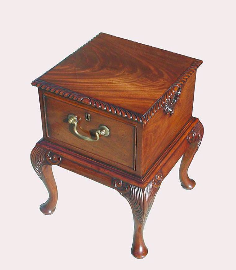Picture of GEORGE II STYLE MAHOGANY END TABLE
