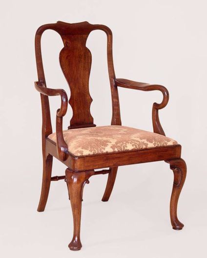Picture of QUEEN ANNE STYLE MAHOGANY DINING CHAIR